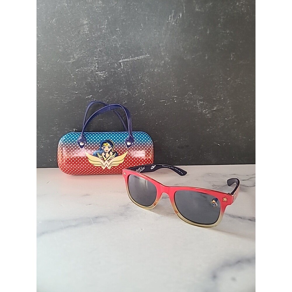 DC Comics Super Girl Sunglasses Panoeyewear